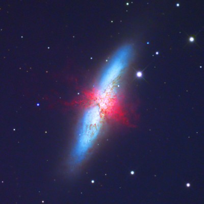 M82 은하입니다
